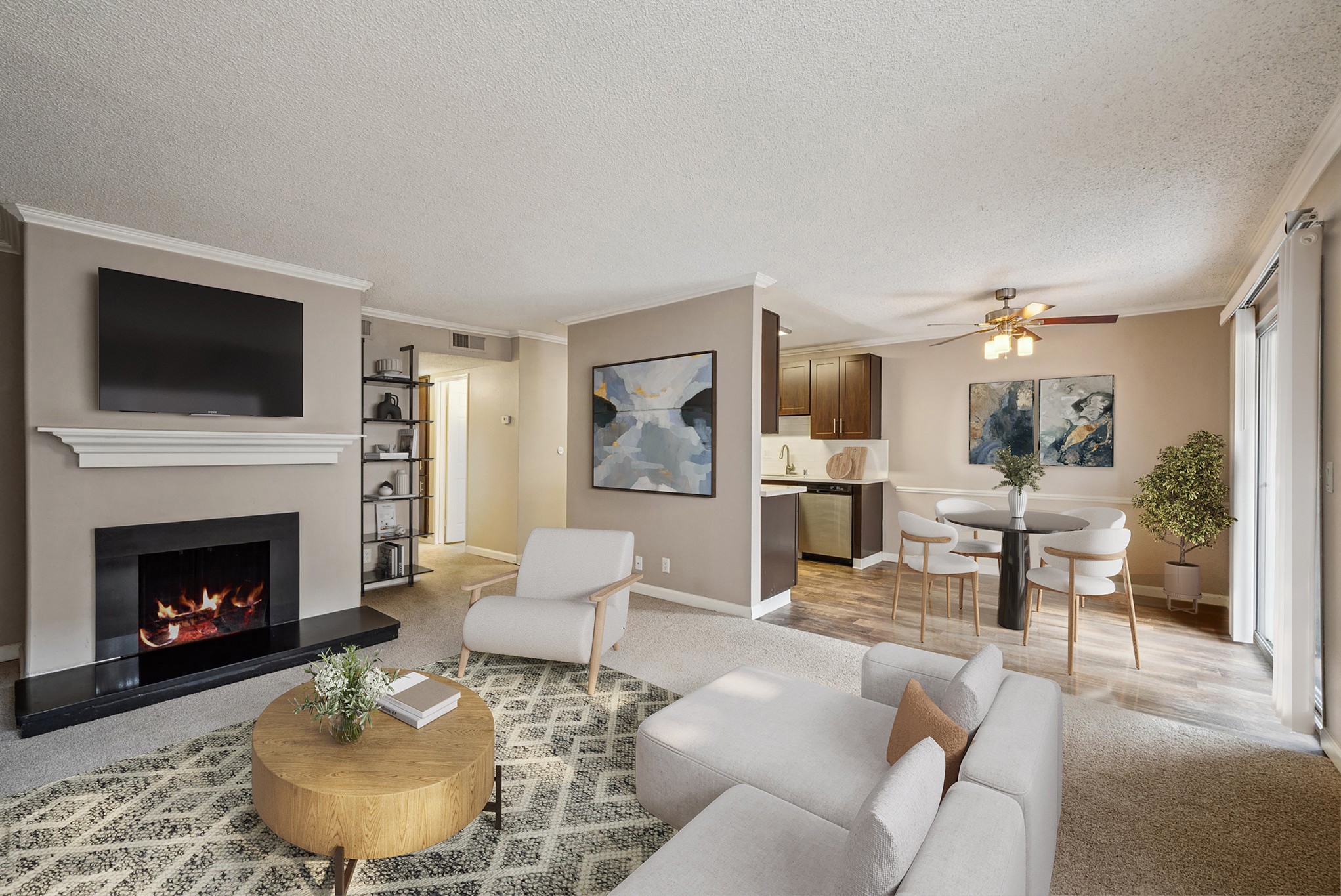 La Valencia Apartment Homes photo 2